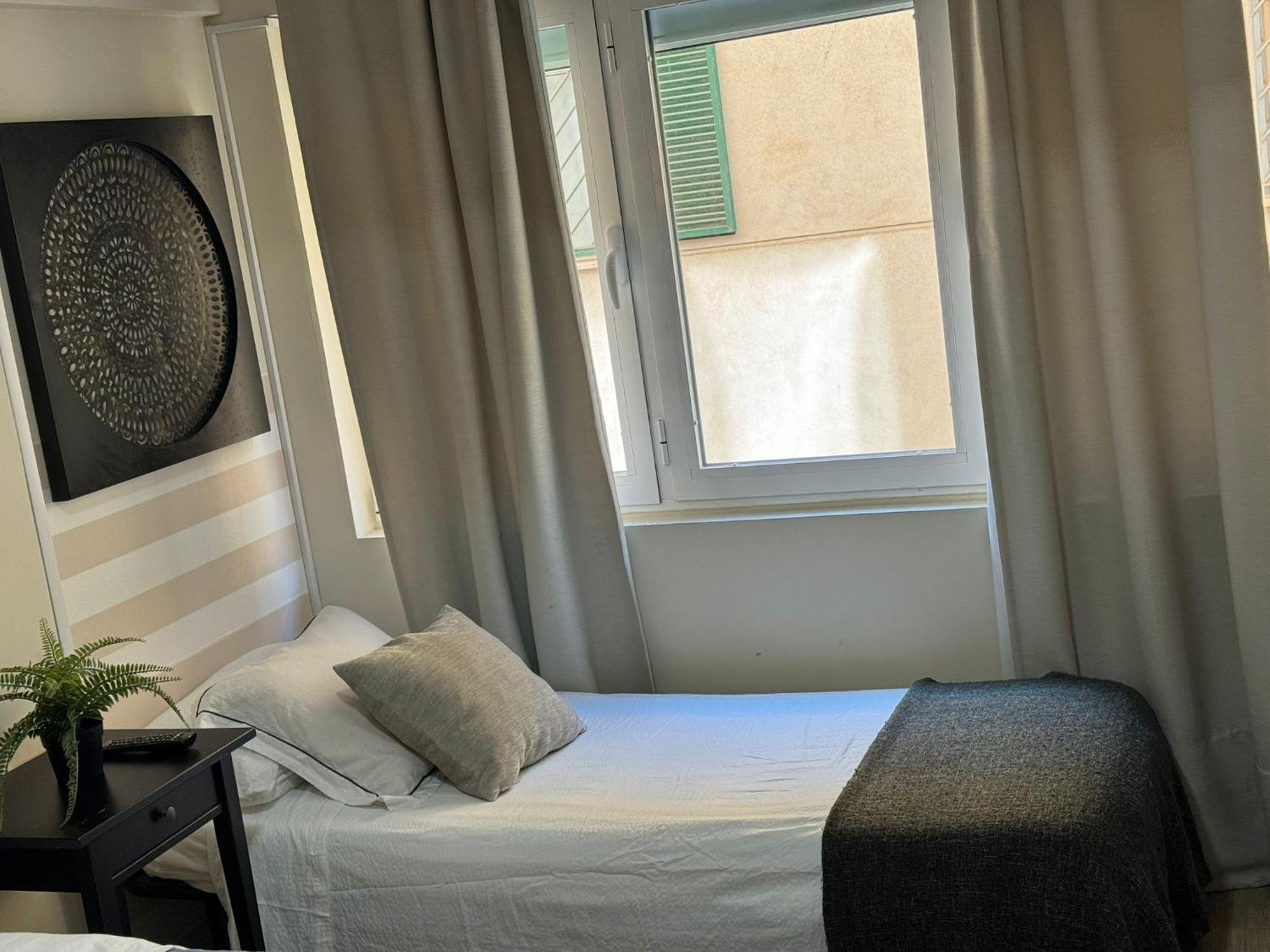 Picasso Premium Apartment Малага Екстериор снимка