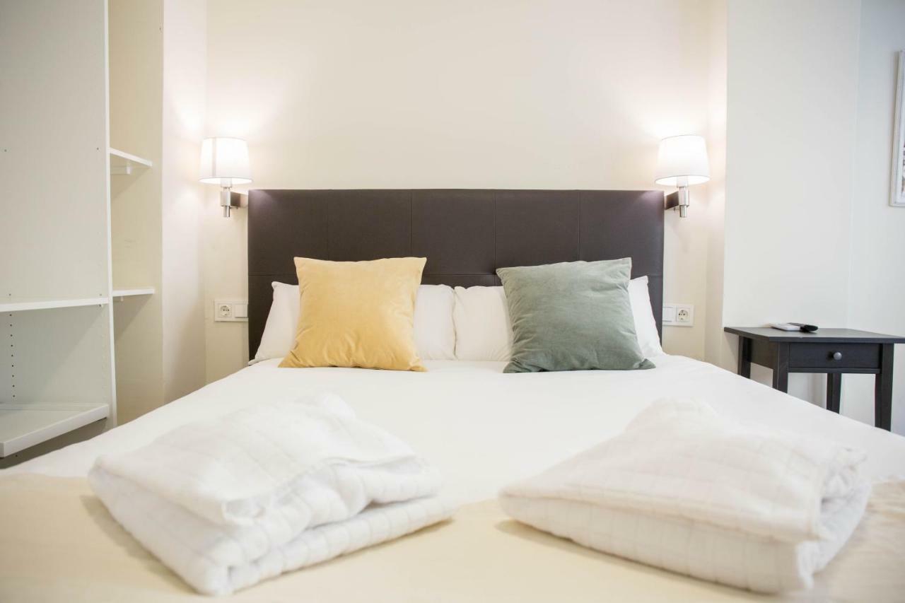Picasso Premium Apartment Малага Екстериор снимка