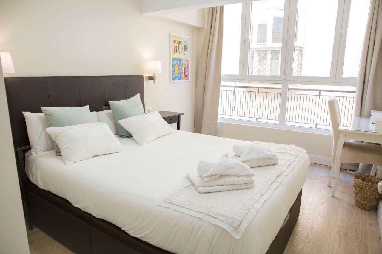 Picasso Premium Apartment Малага Екстериор снимка